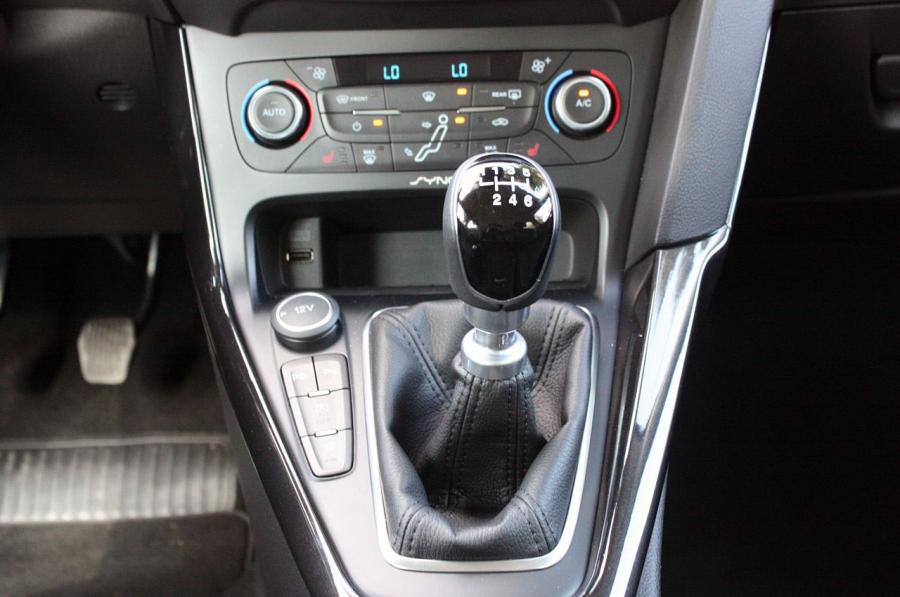  Ford Focus 1.0L EcoBoost 2014 года  (фото 19 из 27)